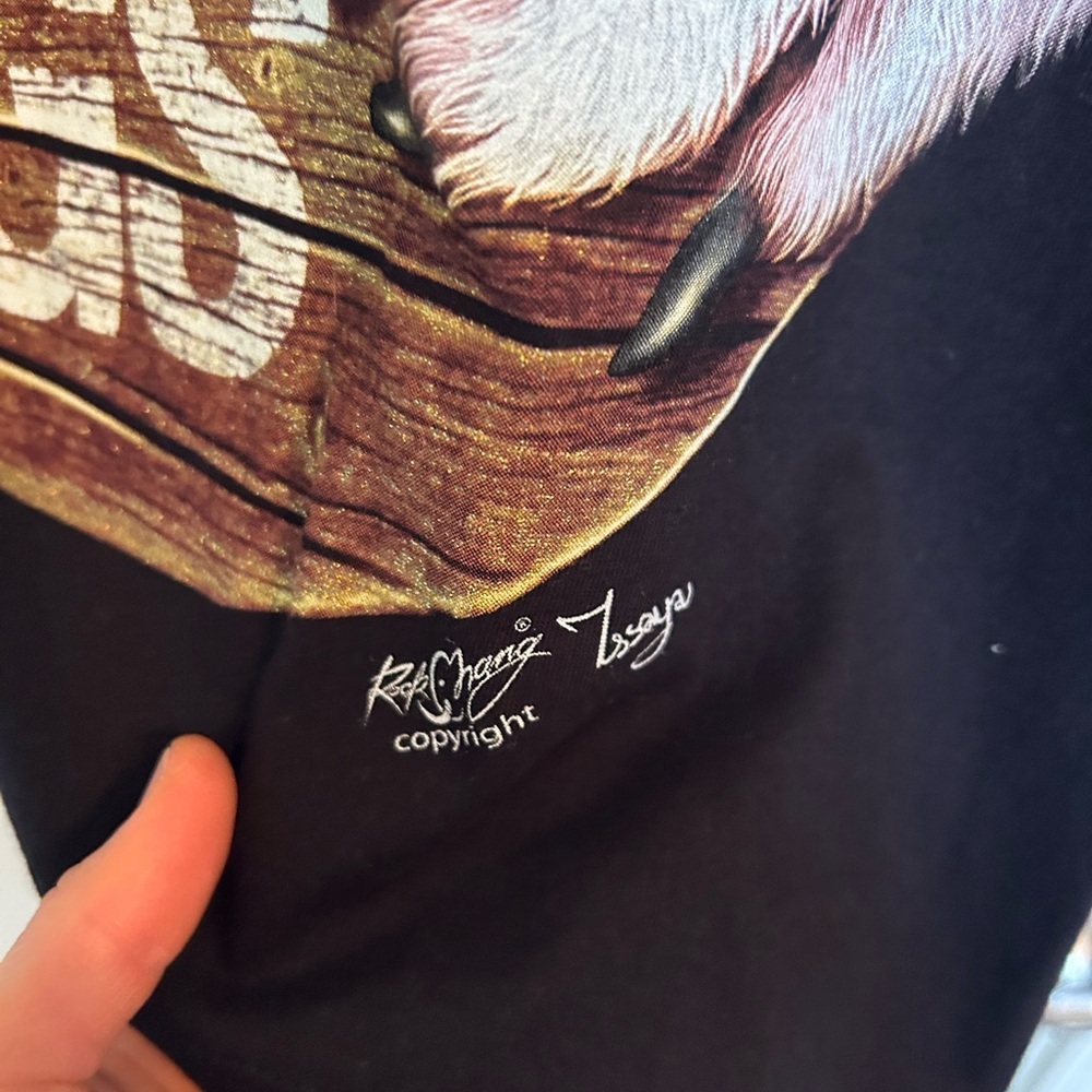 Black “free hugs” Husky Graphic Tee - Picture 2 of 4